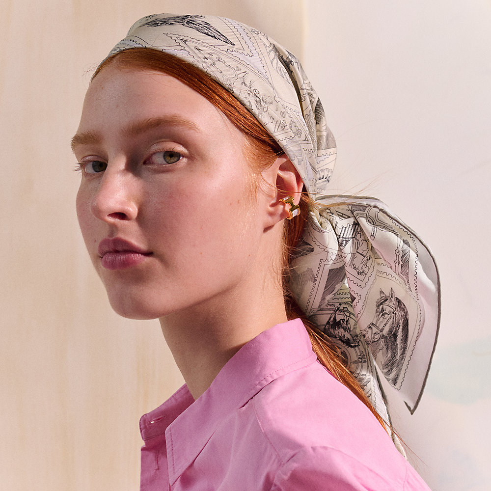 ayumi ptsエルメス　カレ90スカーフ　フォーブルの切手愛好家　新品 ayumi pts様専用エルメス カレ90スカーフ フォーブルの切手愛好